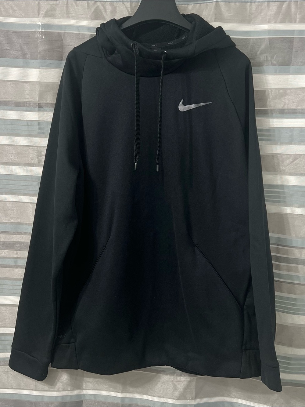 Nike Men’s Black Dri-FIT Therma Training Pullover Hoodie